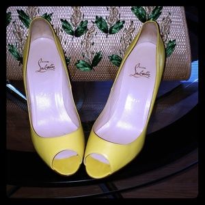 Christian Louboutin peak toe heel